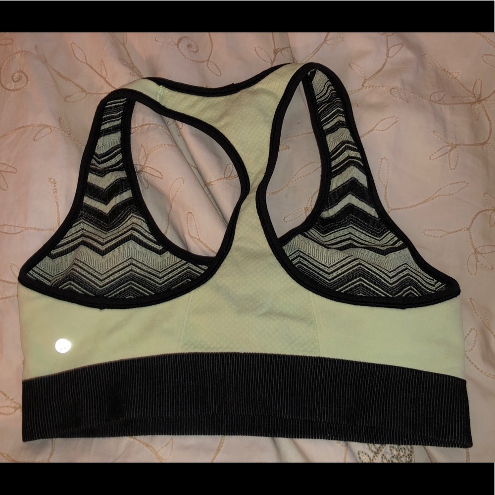 Lululemon sports bra size 8